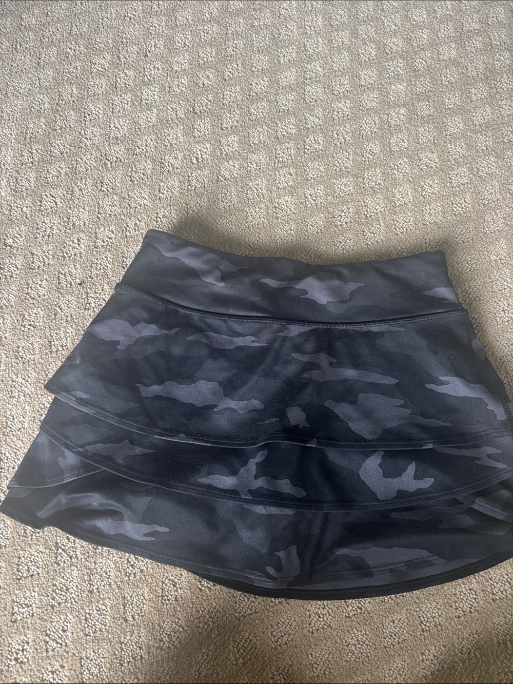 Athleta girls Black & Charcoal Camo Tiered Skort